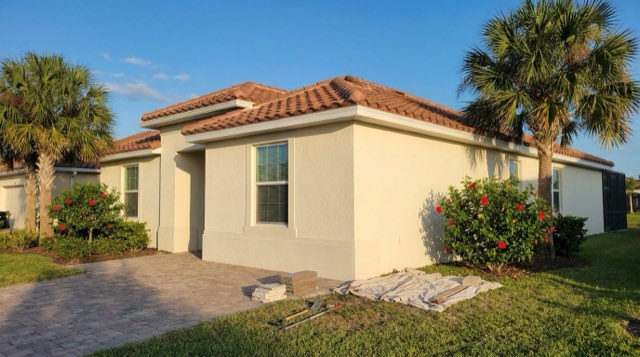 The Best Time of Year for Stucco Work on the Treasure Coast